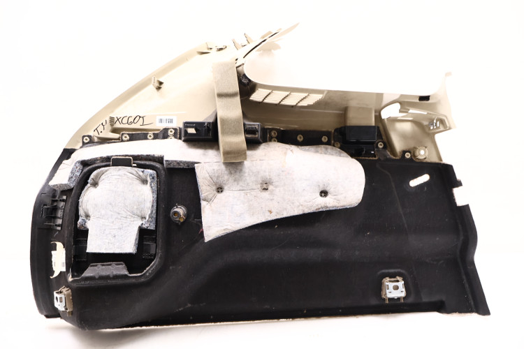 VOLVO XC60 I BOCZEK BAGAŻNIKA PRAWY 30721203