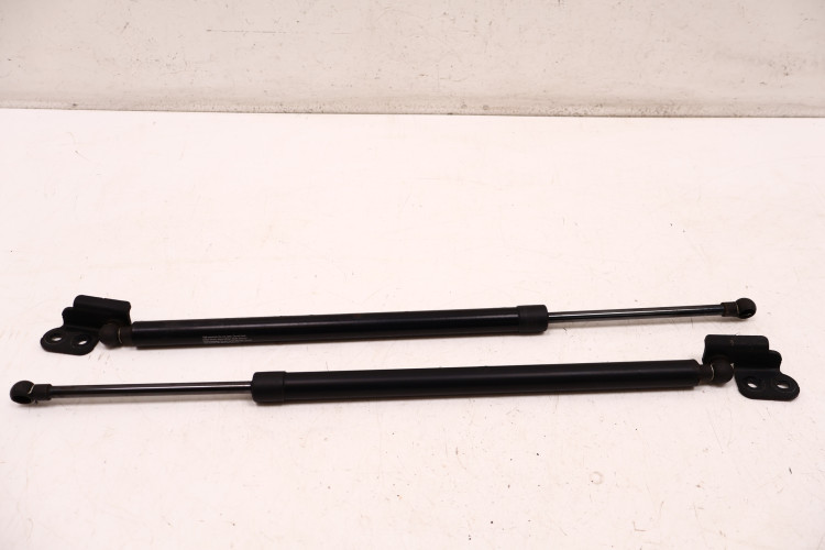 VOLVO XC60 I SIŁOWNIKI KLAPY