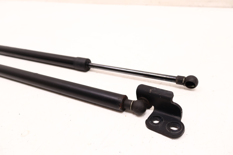 VOLVO XC60 I SIŁOWNIKI KLAPY