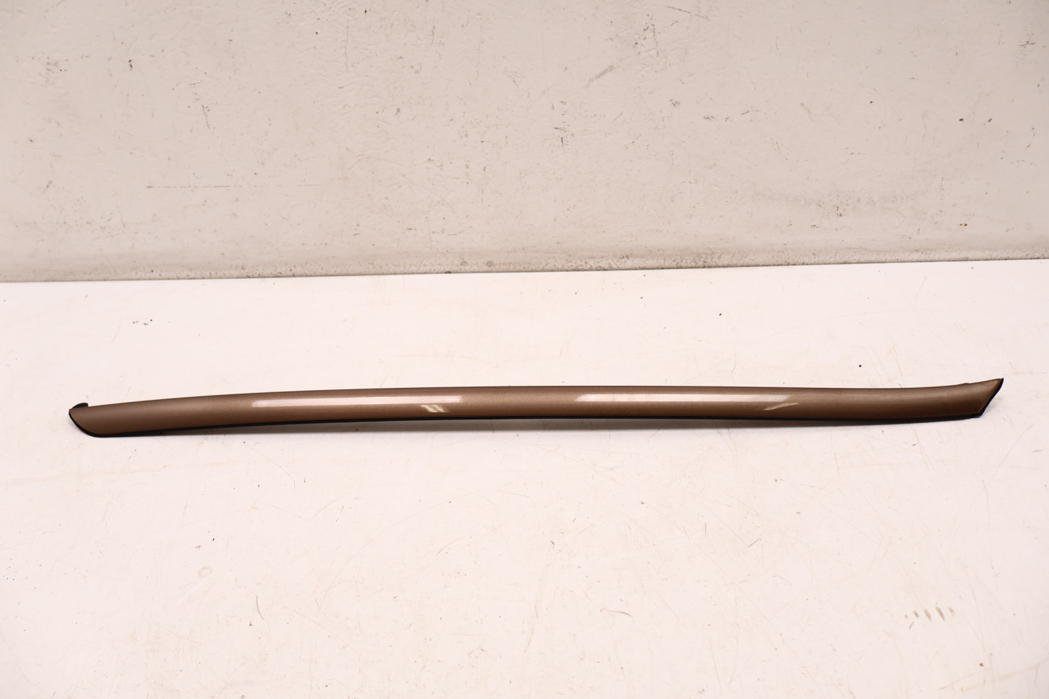 VOLVO XC60 I LISTWA SZYBY CZOŁOWEJ PRAWA 30784798 494-46