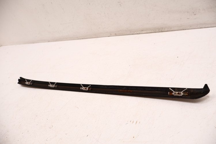 VOLVO XC60 I LISTWA SZYBY CZOŁOWEJ PRAWA 30784798 494-46