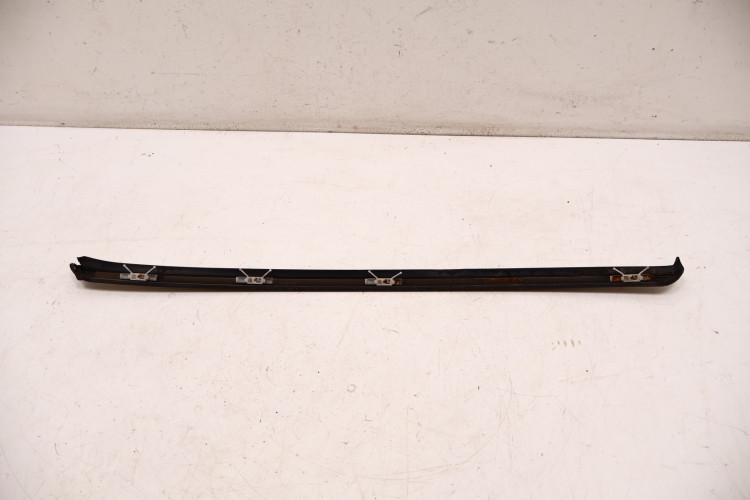 VOLVO XC60 I LISTWA SZYBY CZOŁOWEJ PRAWA 30784798 494-46