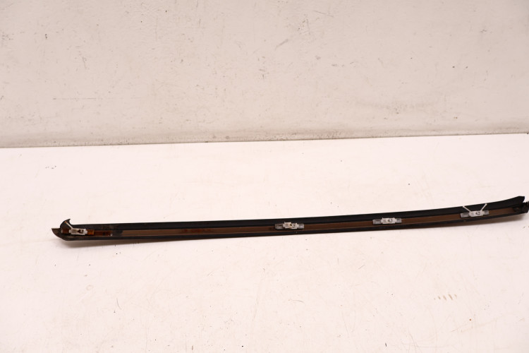 VOLVO XC60 I LISTWA SZYBY CZOŁOWEJ LEWA 30784797 494-46