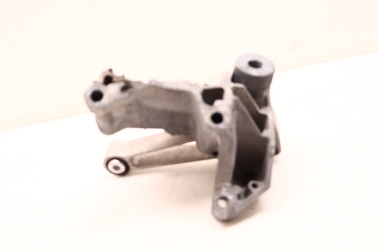 VOLVO XC60 I 2.4D ŁAPA PODUSZKA SILNIKA