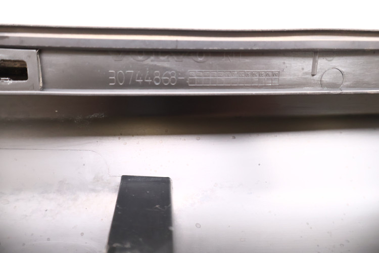 VOLVO XC60 I LISTWA PROGOWA PRAWA 30744868