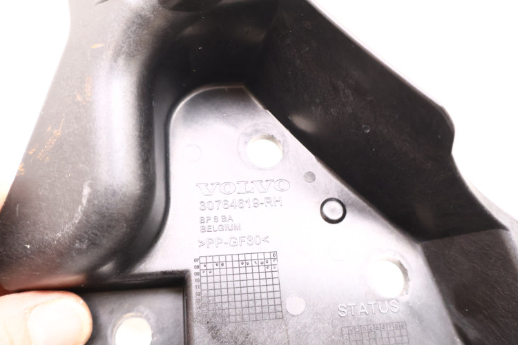 VOLVO XC60 I ŚLIZG ZDERZAKA PRAWY PRZÓD 30764619