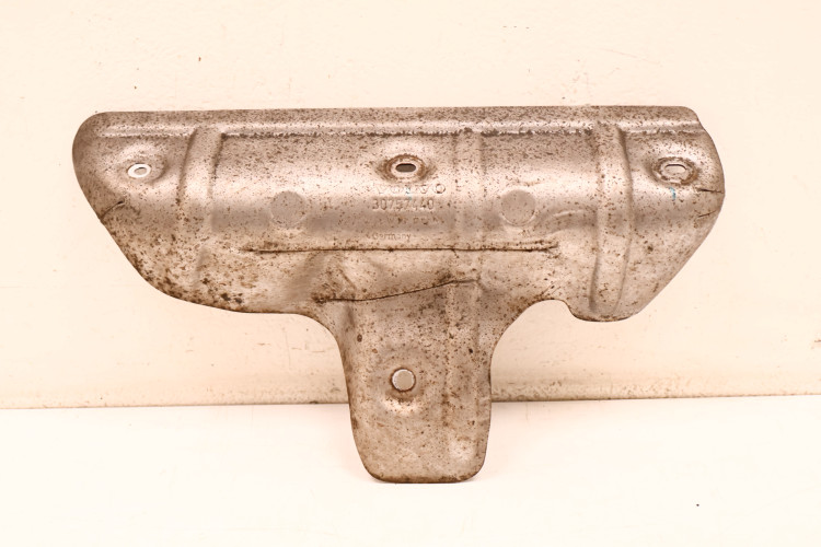 VOLVO XC60 I OSŁONA TERMICZNA 30757440