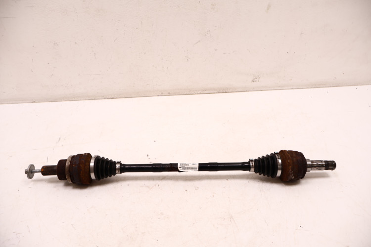 VOLVO XC60 I 2.4D PÓŁOŚ TYŁ 30681132