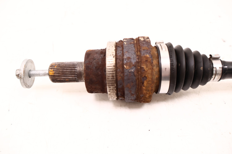 VOLVO XC60 I 2.4D PÓŁOŚ TYŁ 30681132