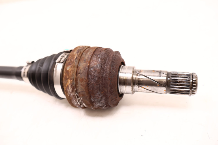 VOLVO XC60 I 2.4D PÓŁOŚ TYŁ 30681132