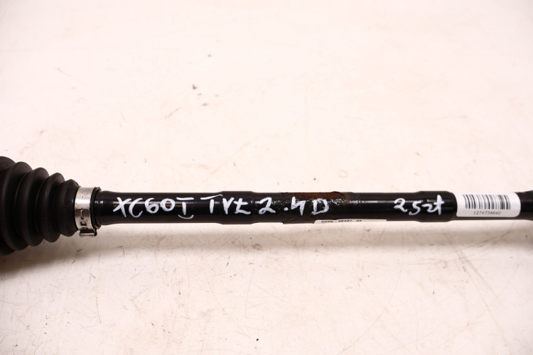 VOLVO XC60 I 2.4D PÓŁOŚ TYŁ 30681132