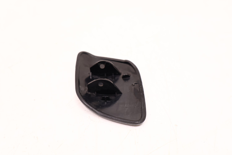 VOLVO XC60 I ZAŚLEPKA DYSZY SPRYSKIWACZA LAMPY PRAWEJ