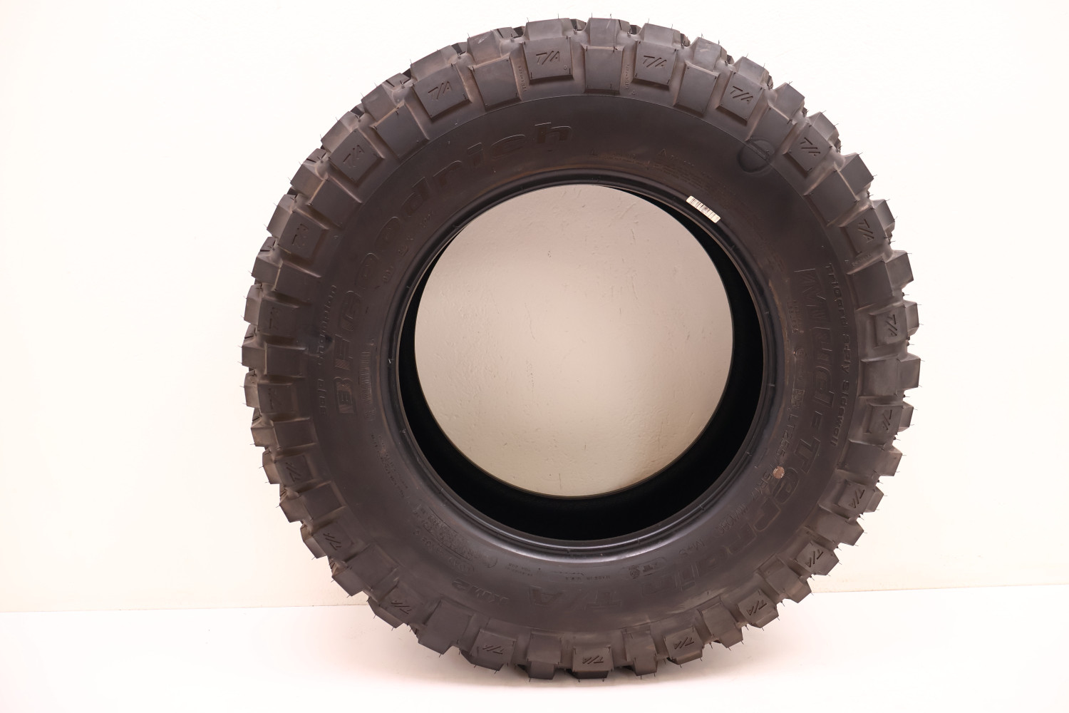 OPONA BFGoodrich MUD-TERRAIN T/A 255/75/17 OPONA BFGoodrich MUD-TERRAIN T/A 255/75/17