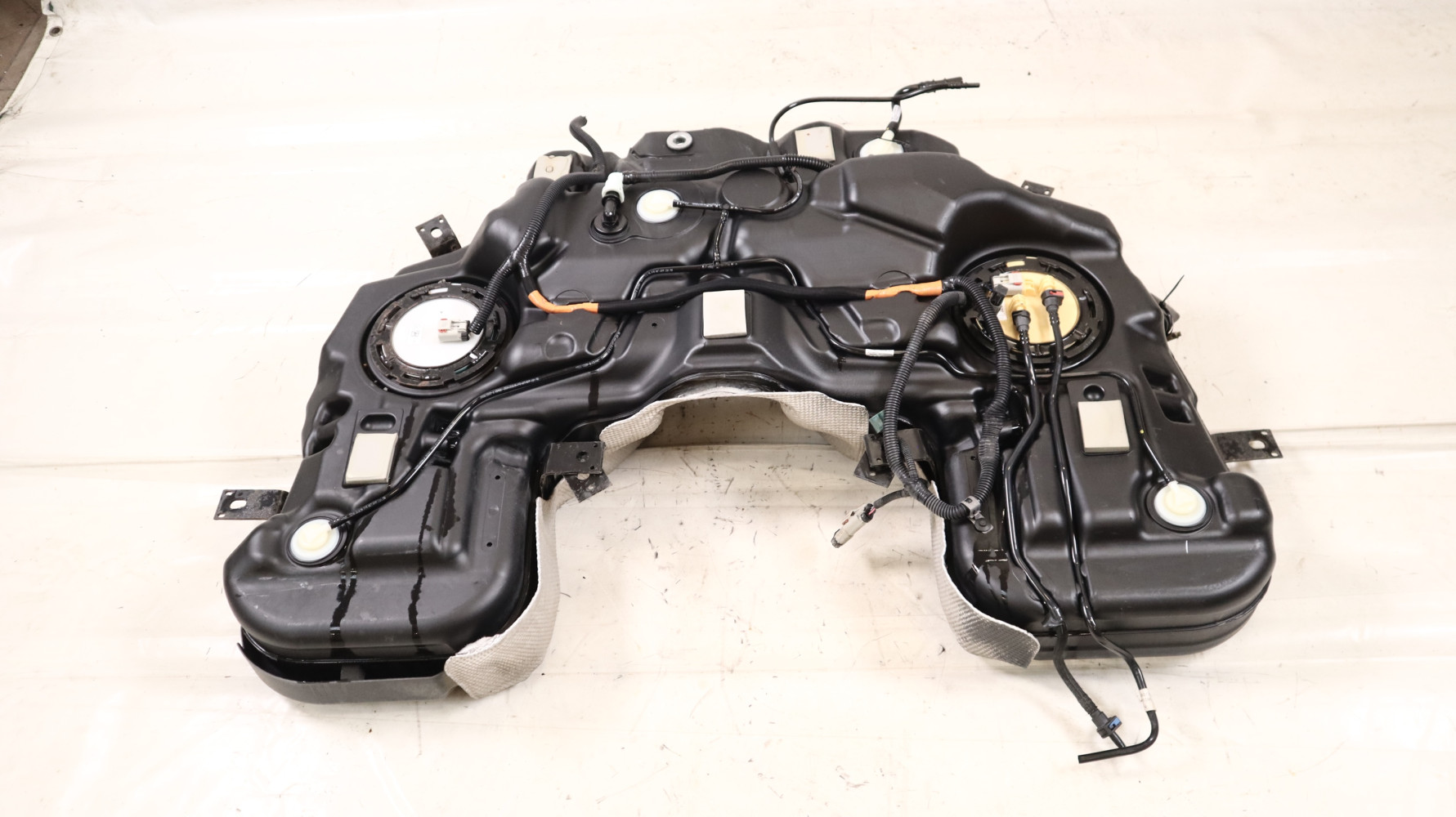 JEEP GRAND CHEROKEE WK2 3.0 CRD ZBIORNIK PALIWA 68196067AD, 04578812AF, 04578813AF