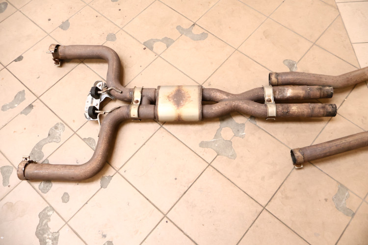 MASERATI LEVANTE 3.0 V6 TŁUMIK RURA WYDECH 670103691, 670103690