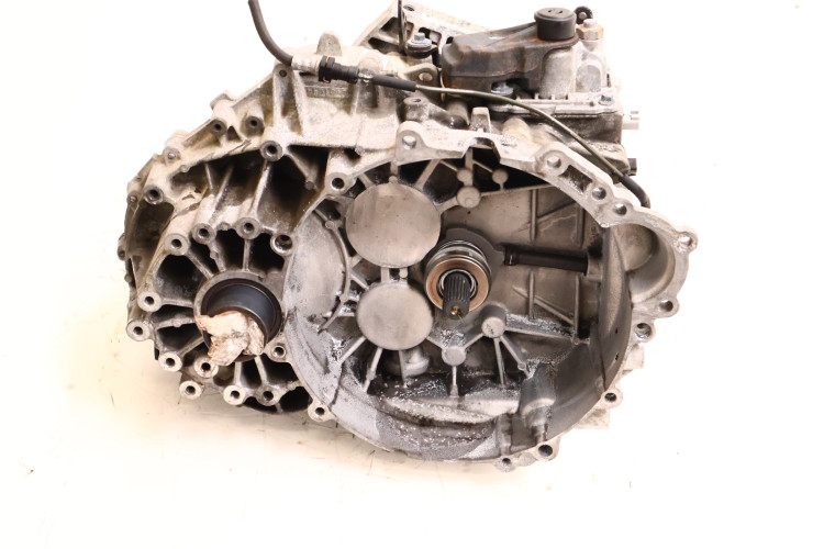 VOLVO XC60 I 2.4 D5 SKRZYNIA BIEGÓW MANUALNA 8G9R7002KA 9482390