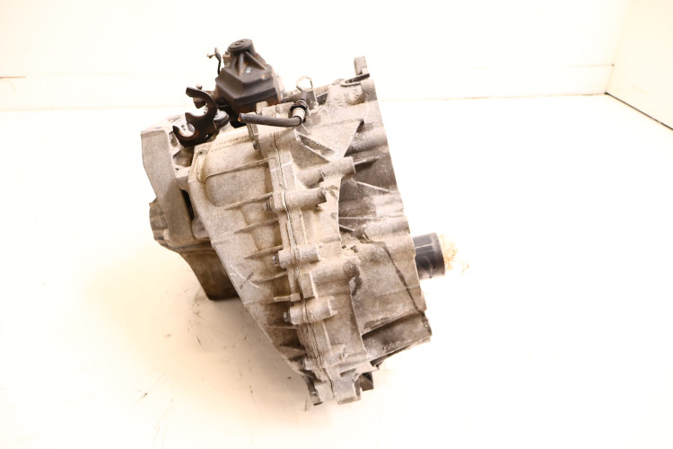 VOLVO XC60 I 2.4 D5 SKRZYNIA BIEGÓW MANUALNA 8G9R7002KA 9482390