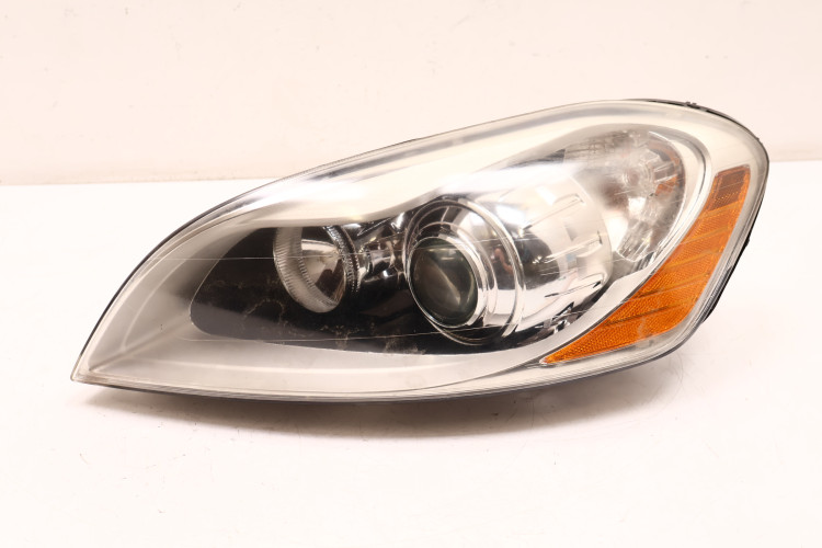 VOLVO XC60 I LAMPA LEWA PRZÓD XENON UK 30763137