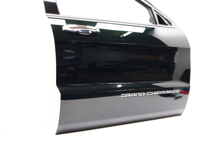 JEEP GRAND CHEROKEE WK2 DRZWI PRAWE PRZÓD PGZ