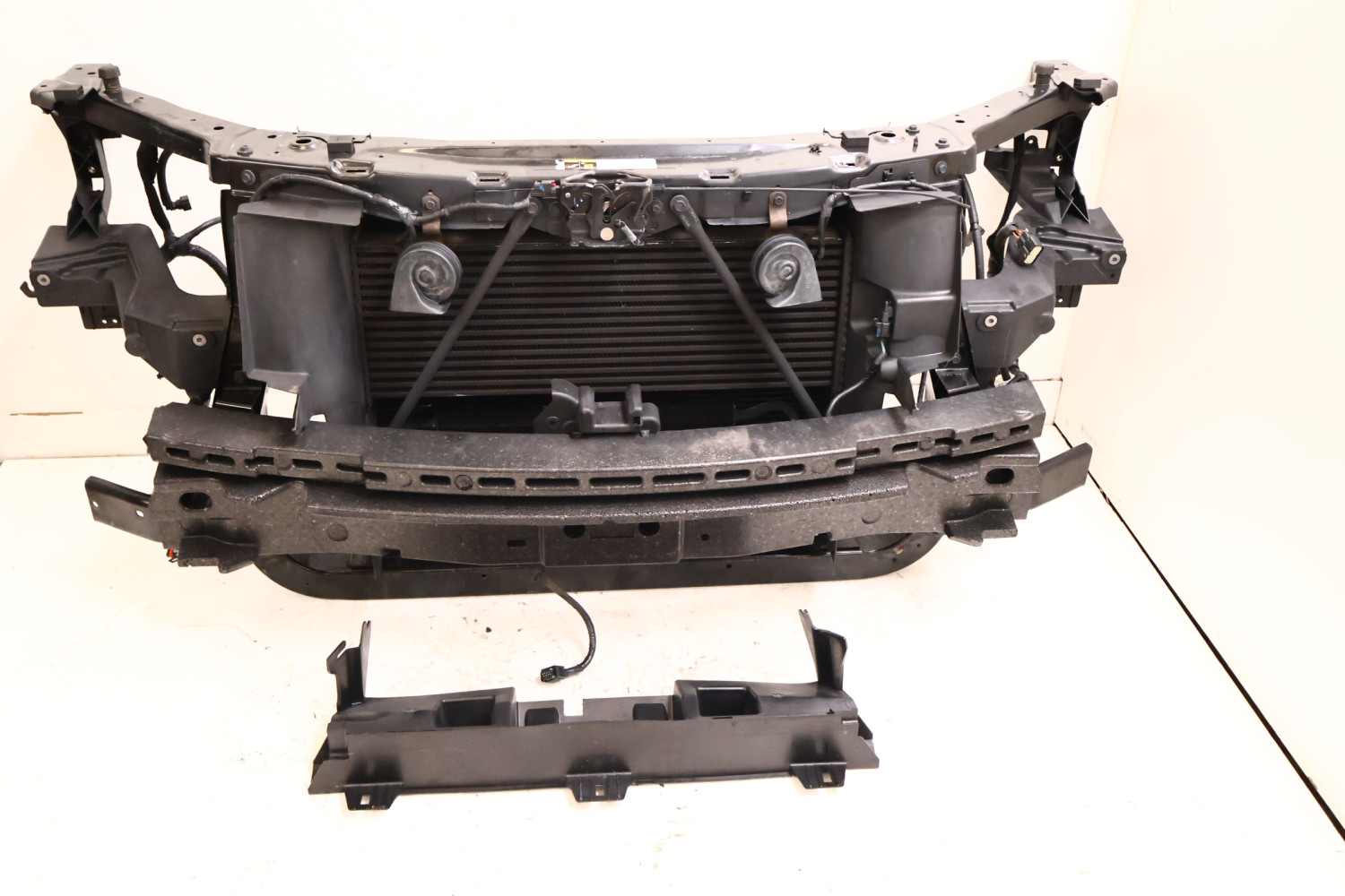 JEEP GRAND CHEROKEE WK2 3.0 CRD PAS PRZEDNI CHŁODNICE 52014708AC, 52014787AC
