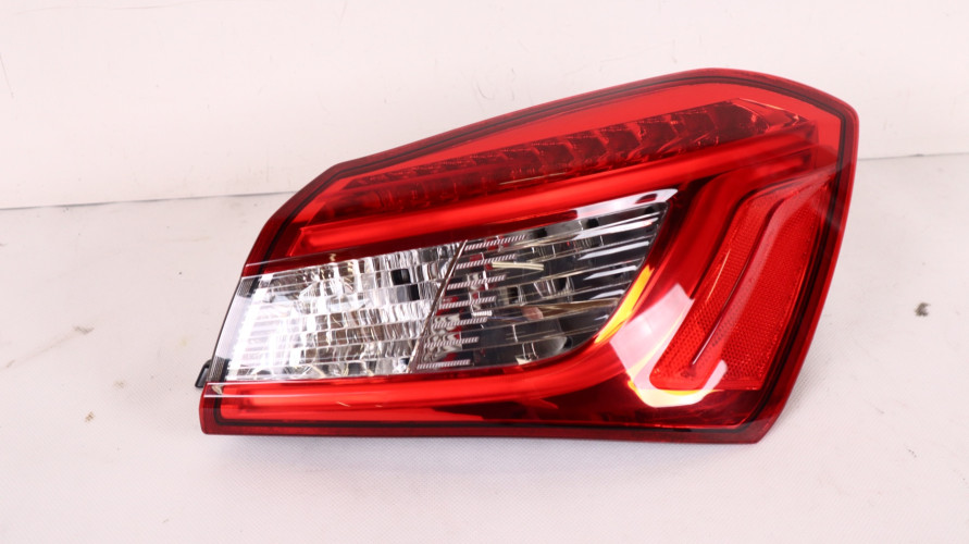 MASERATI GHIBLI 14- LAMPA PRAWA TYŁ '06700084810