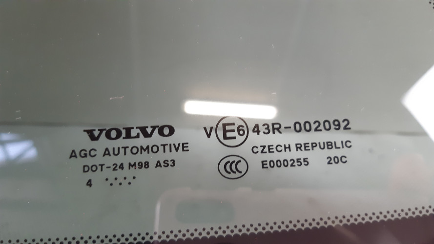 VOLVO XC90 II SZYBA KAROSERYJNA LEWA