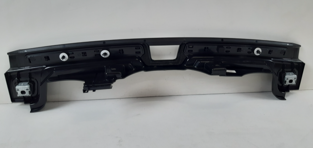 VOLVO V60 II OSŁONA PASA TYLNEGO 32239847