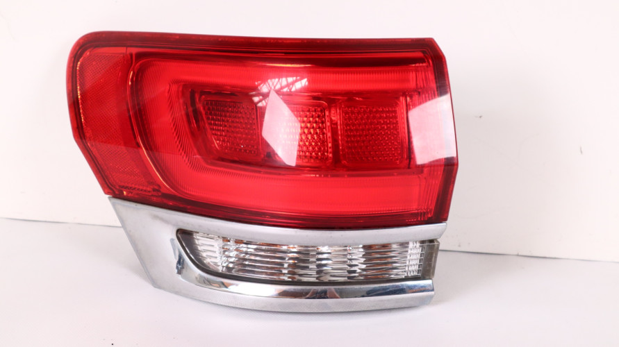 JEEP GRAND CHEROKEE WK2 LAMPA LEWA TYŁ 68110001AC