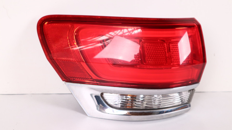 JEEP GRAND CHEROKEE WK2 LAMPA LEWA TYŁ 68110001AC