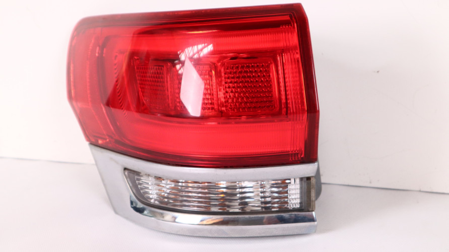 JEEP GRAND CHEROKEE WK2 LAMPA LEWA TYŁ 68110001AC