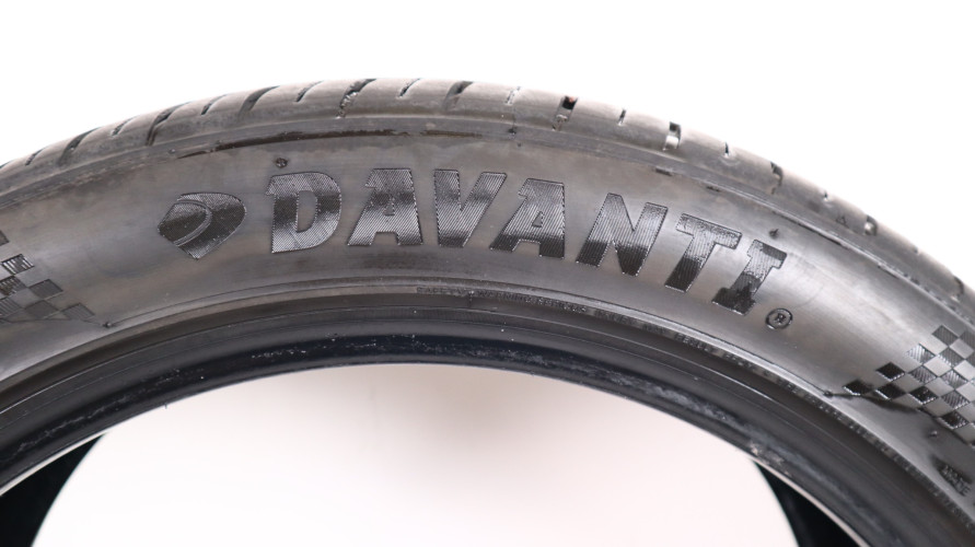 OPONY DAVANTI DX640 245/45/19