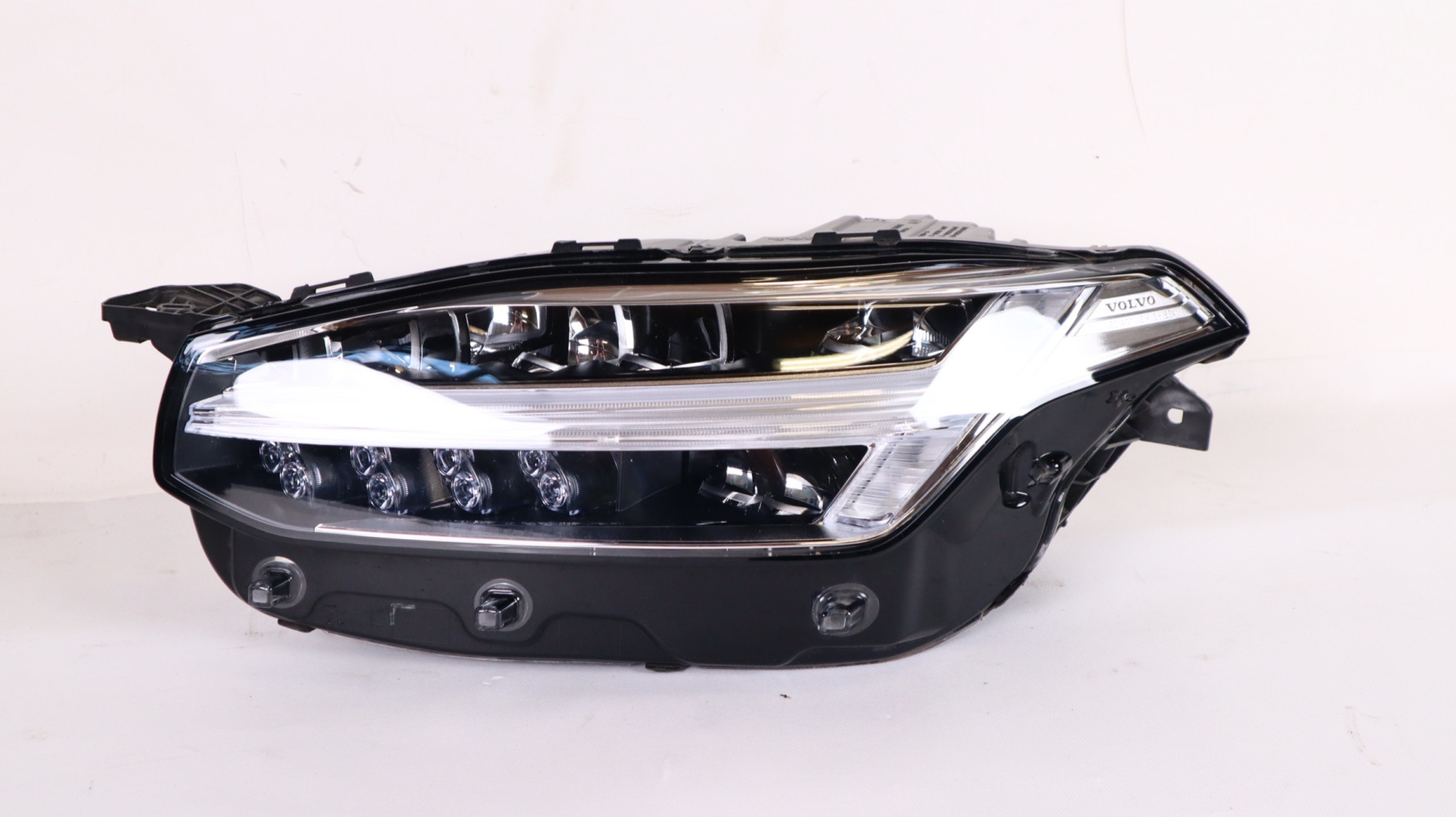 VOLVO XC90 II LAMPA LEWA PRZÓD FULL LED 31655702