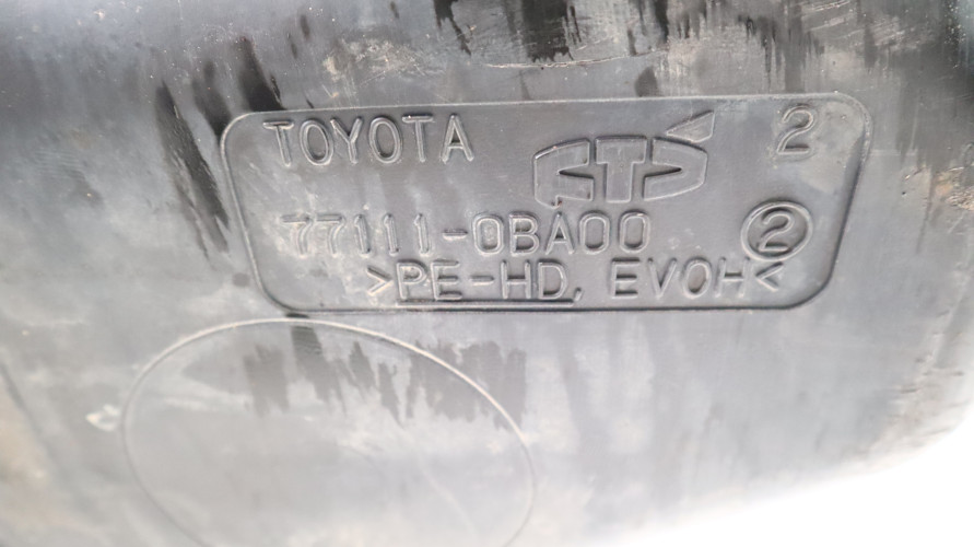 TOYOTA LAND CRUISER 200 4.5 V8 08- ZBIORNIK PALIWA 77111-0BA00, 77010-60171