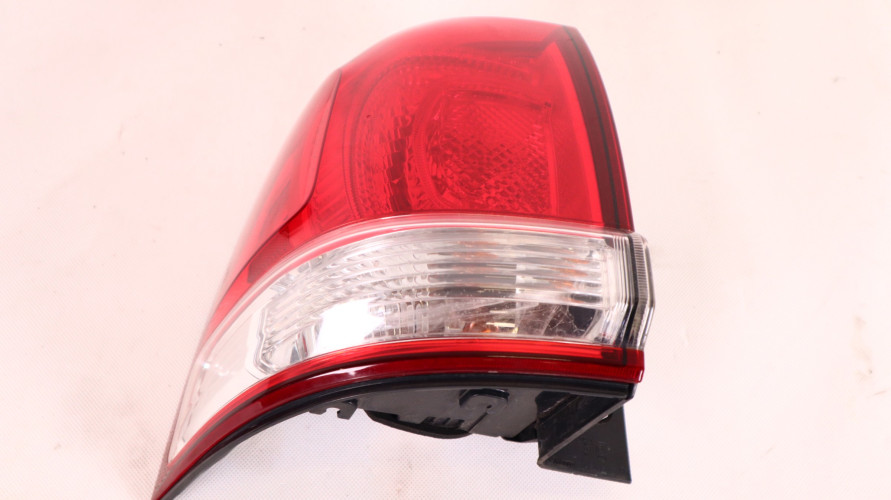 TOYOTA LAND CRUISER 200 LAMPA LEWA TYŁ