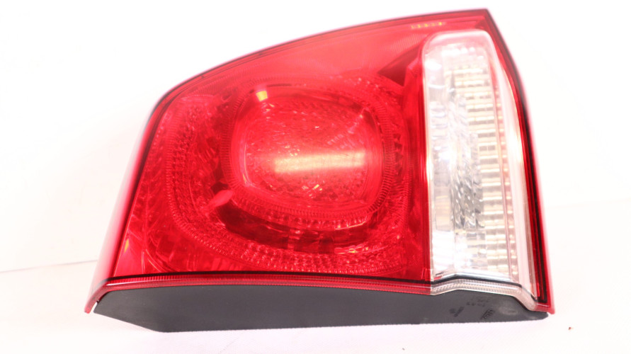 TOYOTA LAND CRUISER 200 08-12 LAMPA KLAPY BAGAŻNIKA LEWA