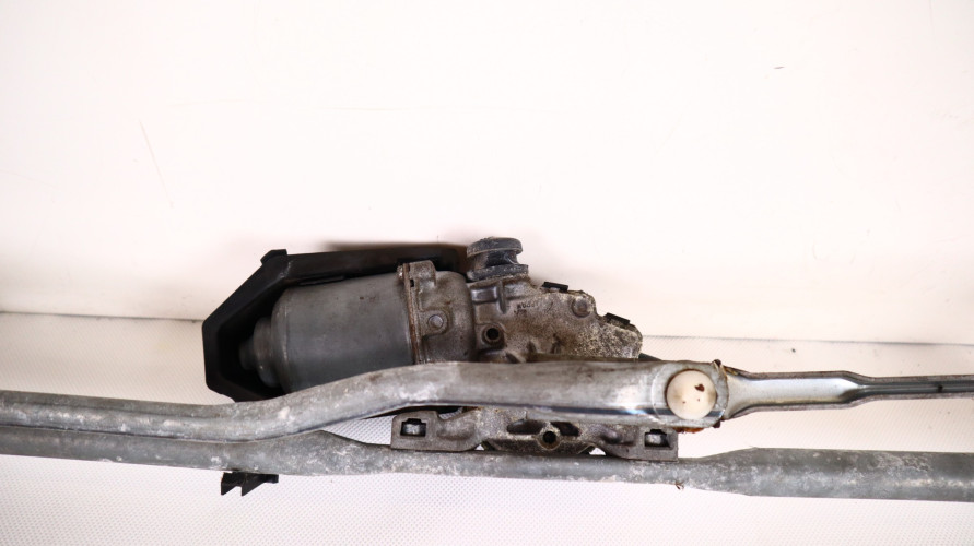 TOYOTA LAND CRUISER 200 SILNICZEK MECHANIM WYCIERACZEK  85110-60400