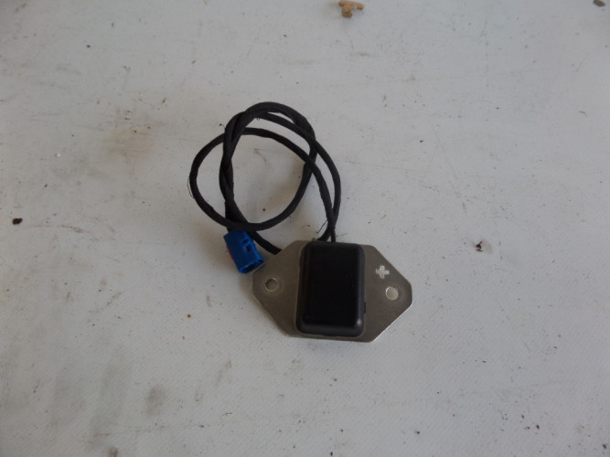 CHRYSLER VOYAGER 08- ANTENA GPS 05064186AA