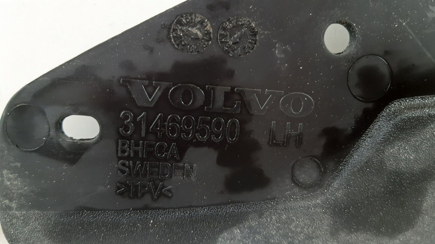 VOLVO XC40 CHLAPACZE TYŁ 31469590, 31469591