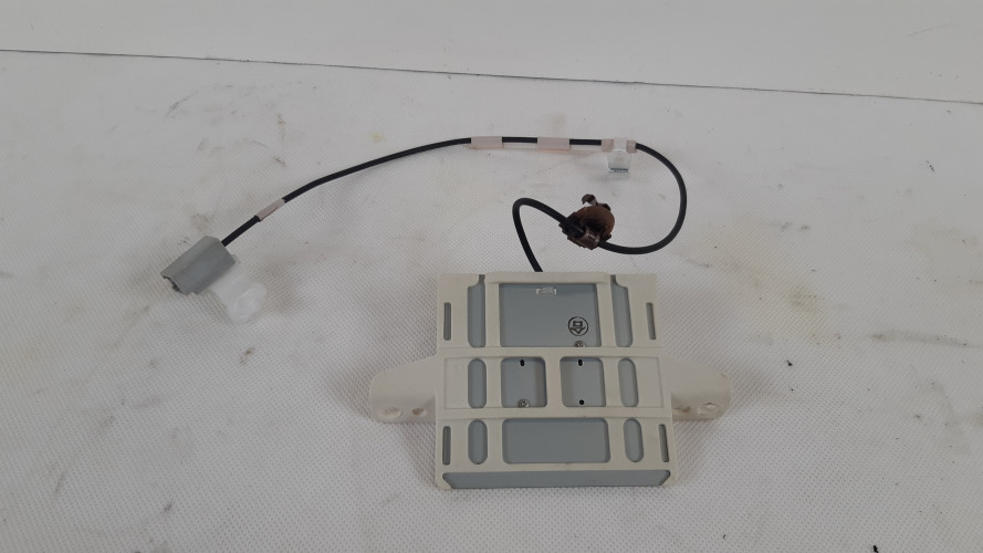 TOYOTA RAV4 IV ANTENA NAWIGACJI 86860-42051