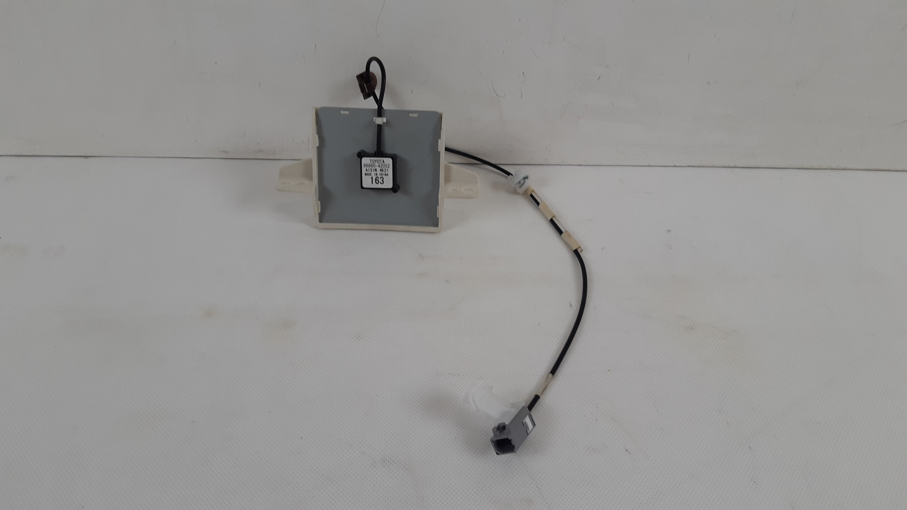 TOYOTA RAV4 IV ANTENA GPS 86860-42052