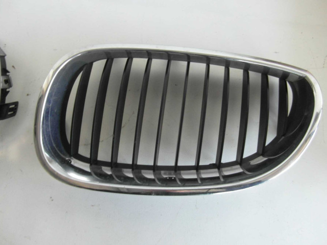 BMW E60 GRILL ATRAPA ZDERZAKA 