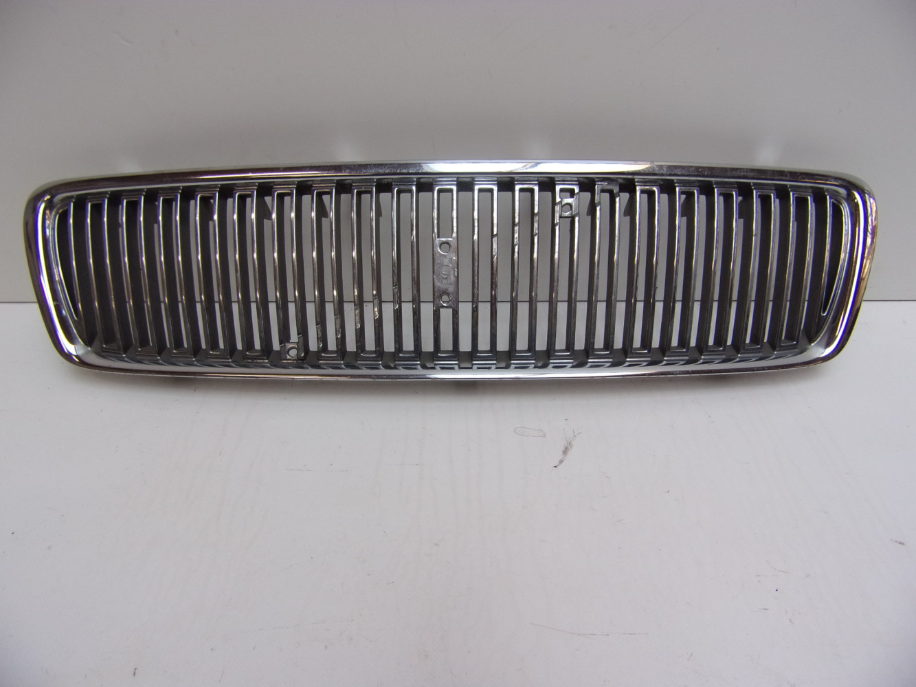 VOLVO V70 II GRILL ATRAPA ZDERZAKA 9190385