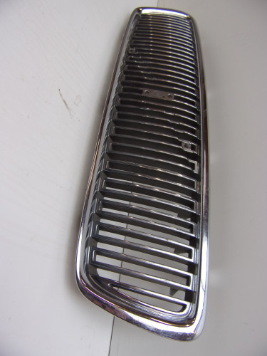 VOLVO V70 II GRILL ATRAPA ZDERZAKA 9190385