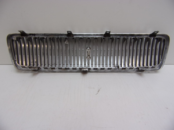 VOLVO V70 II GRILL ATRAPA ZDERZAKA 9190385