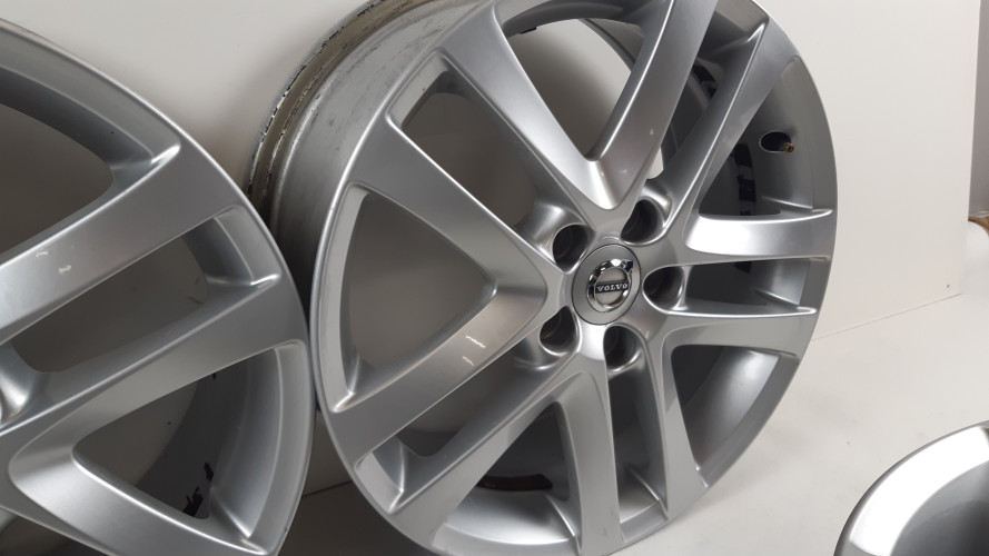 VOLVO XC60 I LIFT FELGI ALUMINIOWE 17X7.5 31408795