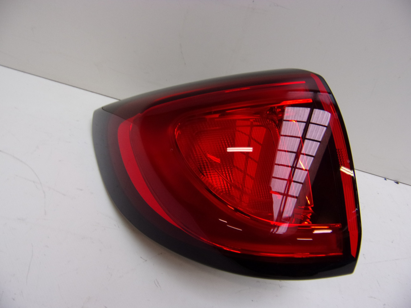 CHRYSLER PACIFICA 16- LAMPA LEWA TYŁ 68229027AD