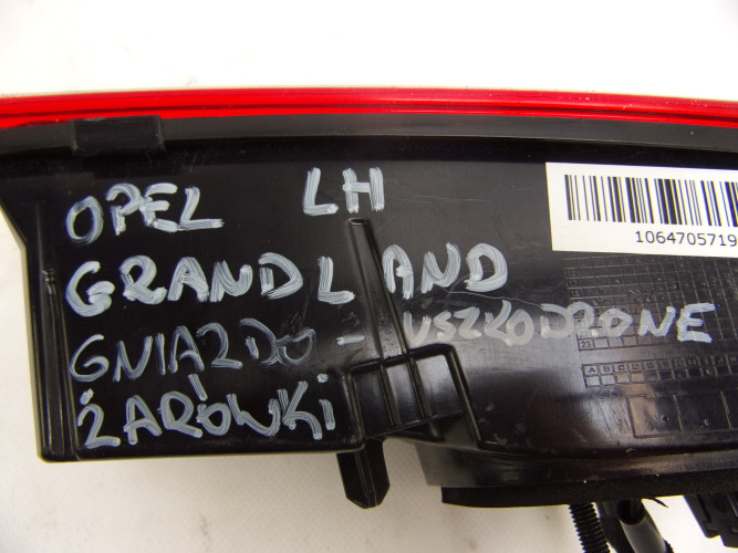 OPEL GRANDLAND 17- LAMPA LEWA TYŁ YP00016580