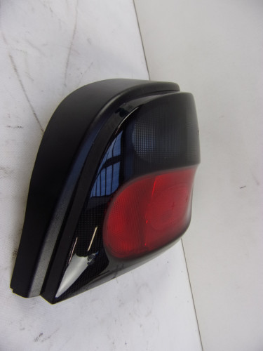 RENAULT MEGANE I LAMPA PRAWA TYŁ 7701040646