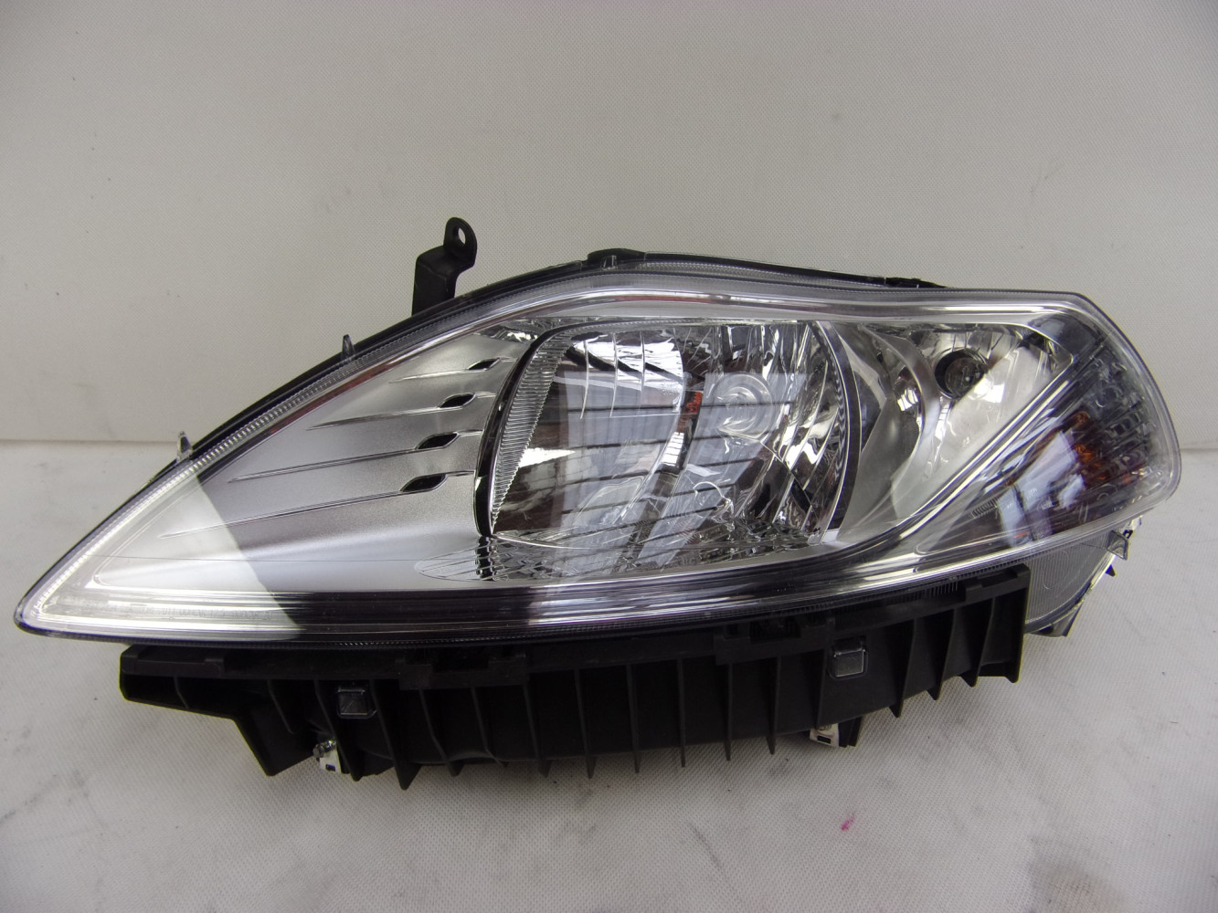 LANCIA YPSILON II 11- LAMPA LEWA PRZÓD 51850555