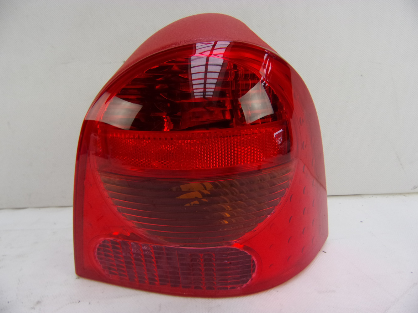 RENAULT TWINGO LAMPA PRAWA TYŁ 8200338149